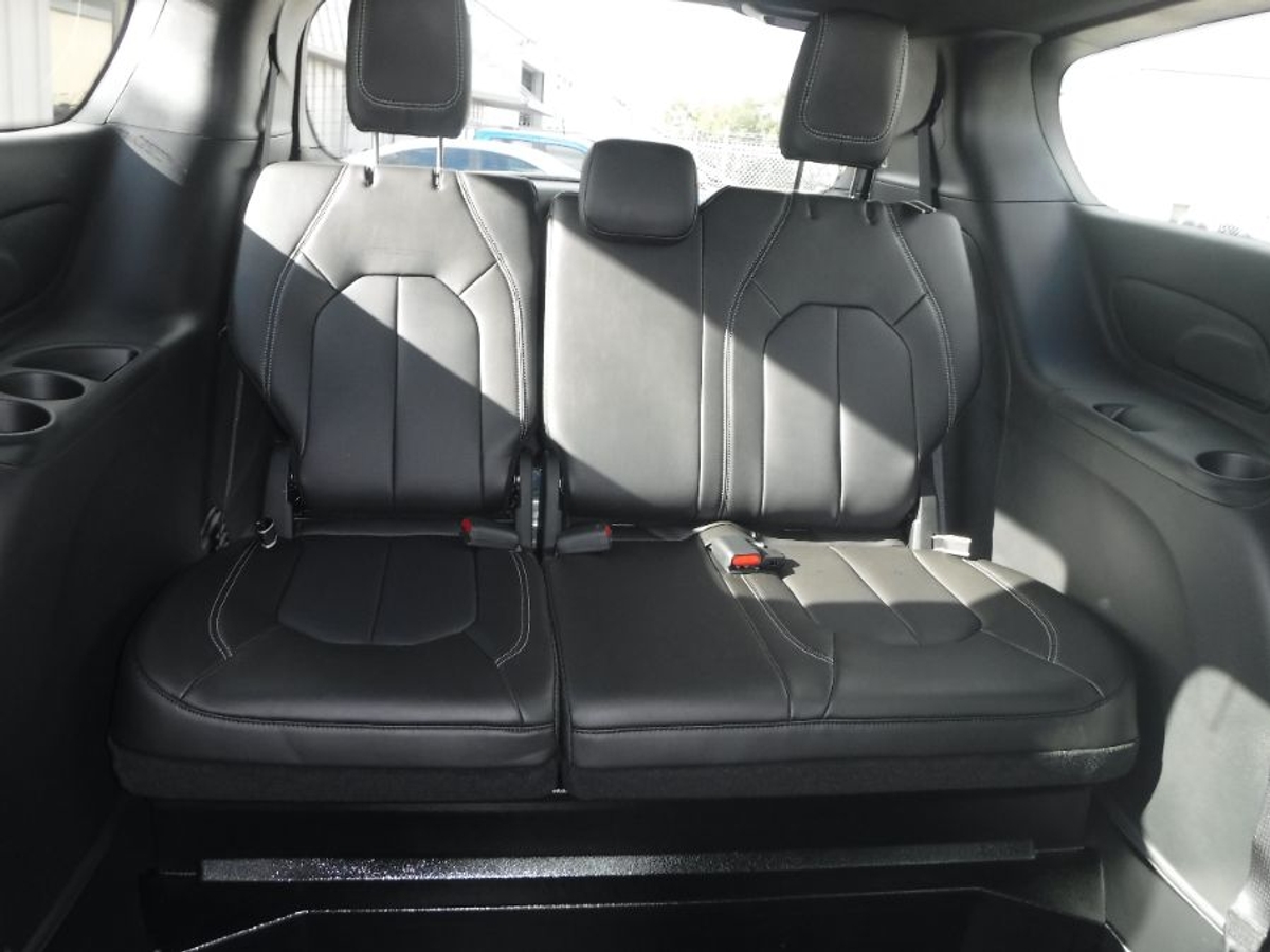 2026 CHRYSLER PACIFICA - Image 17