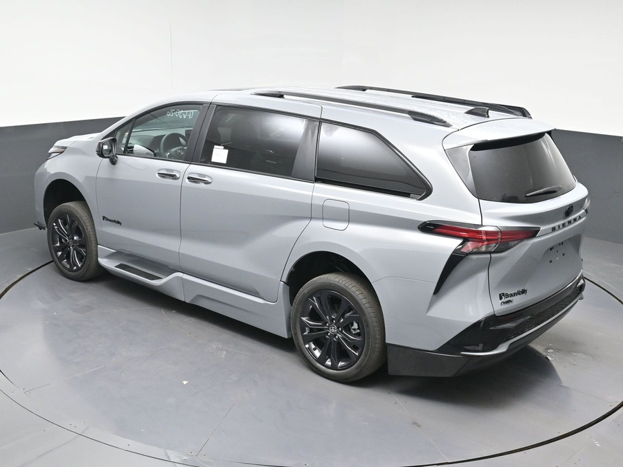 New 2026 Toyota Sienna XSE Sport - BraunAbility Side Entry In Floor Automatic Ramp