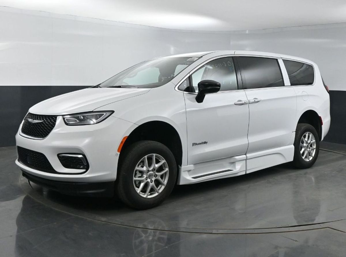 2025 CHRYSLER PACIFICA - Image 20