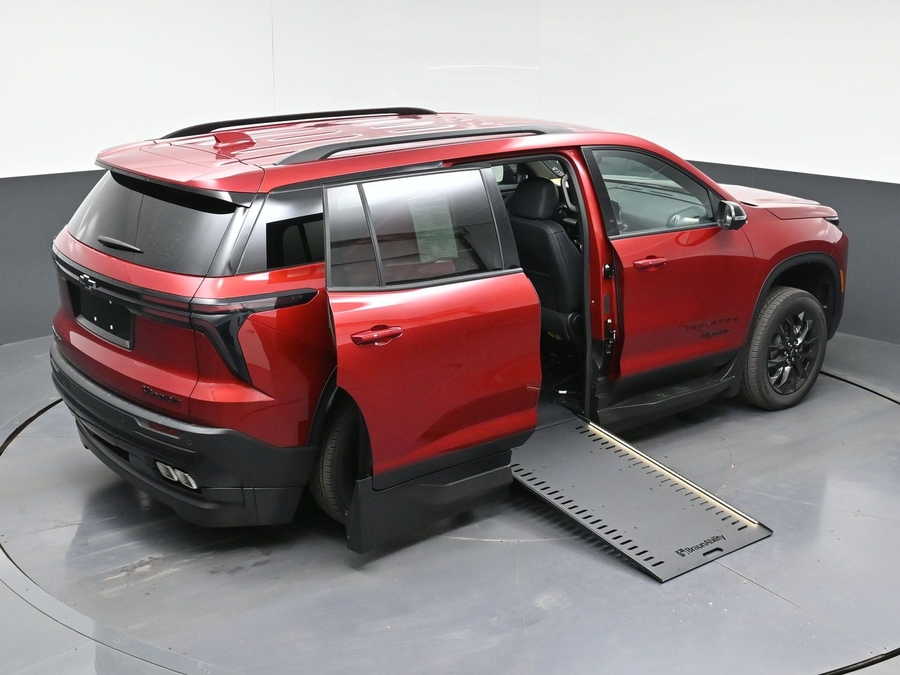 New 2026 Chevrolet Traverse 1LT Midnight - BraunAbility Side Entry In Floor Automatic Ramp