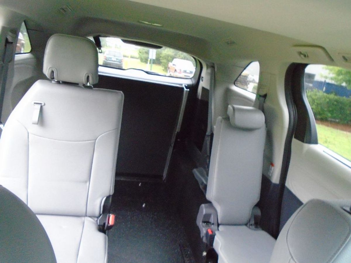 2024 TOYOTA SIENNA - Image 18