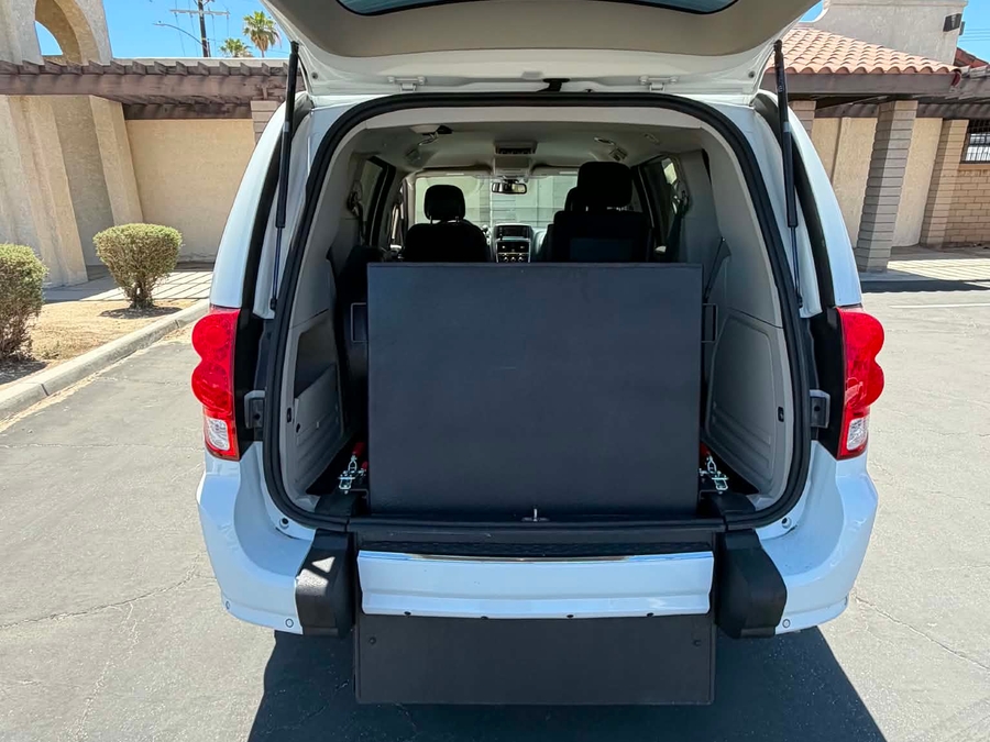 Used 2019 Dodge Grand Caravan SE - International Mobility Rear Entry Fold Out Manual Ramp