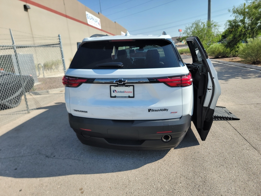 Used 2023 Chevrolet Traverse 2LT - BraunAbility Side Entry In Floor Automatic Ramp