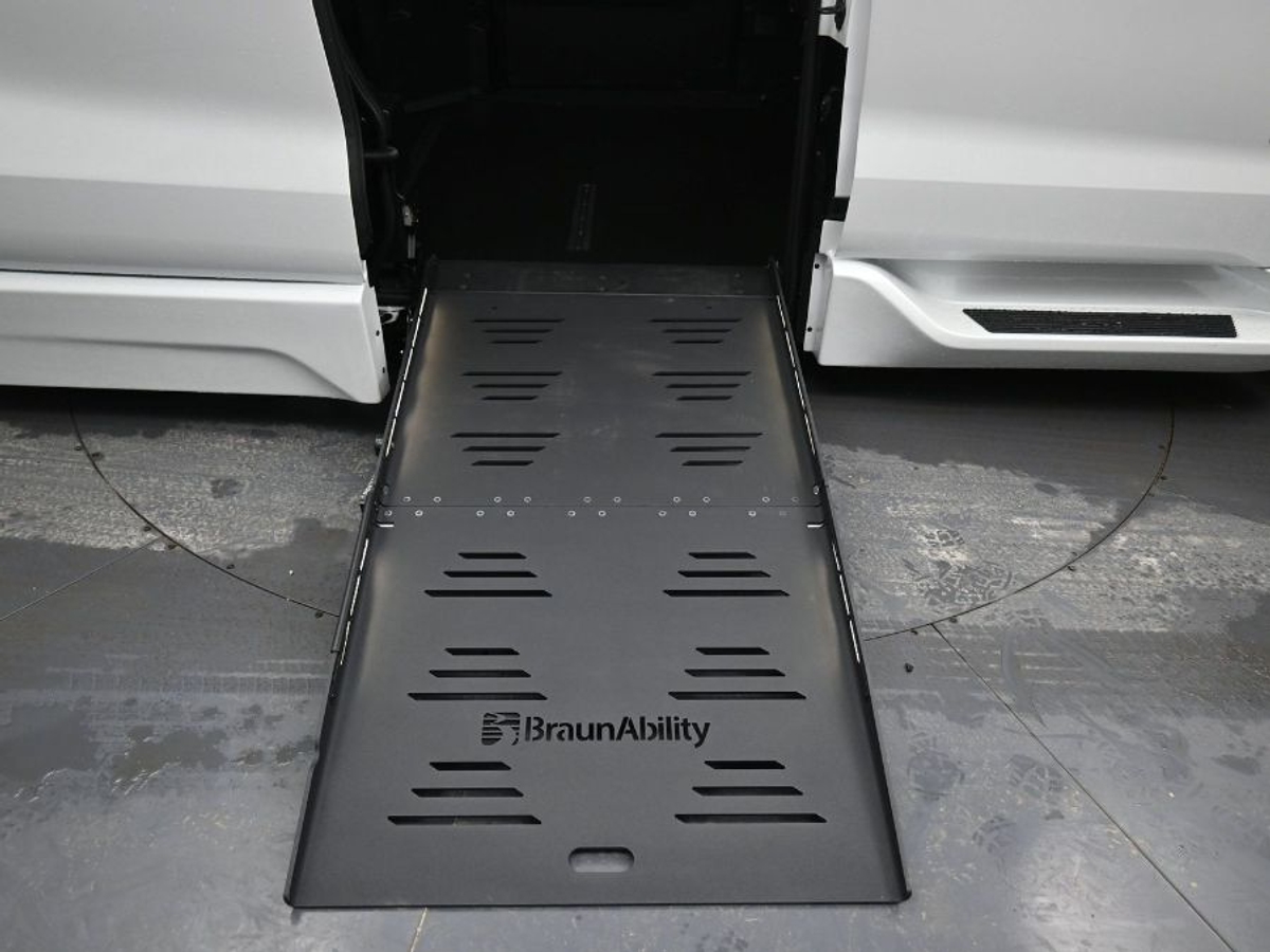 2025 TOYOTA SIENNA - Image 11