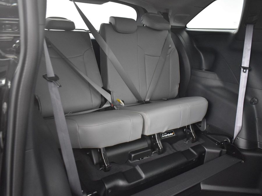 New 2025 Toyota Sienna Hybrid XLE Plus - BraunAbility Side Entry Entry In Floor Automatic Ramp