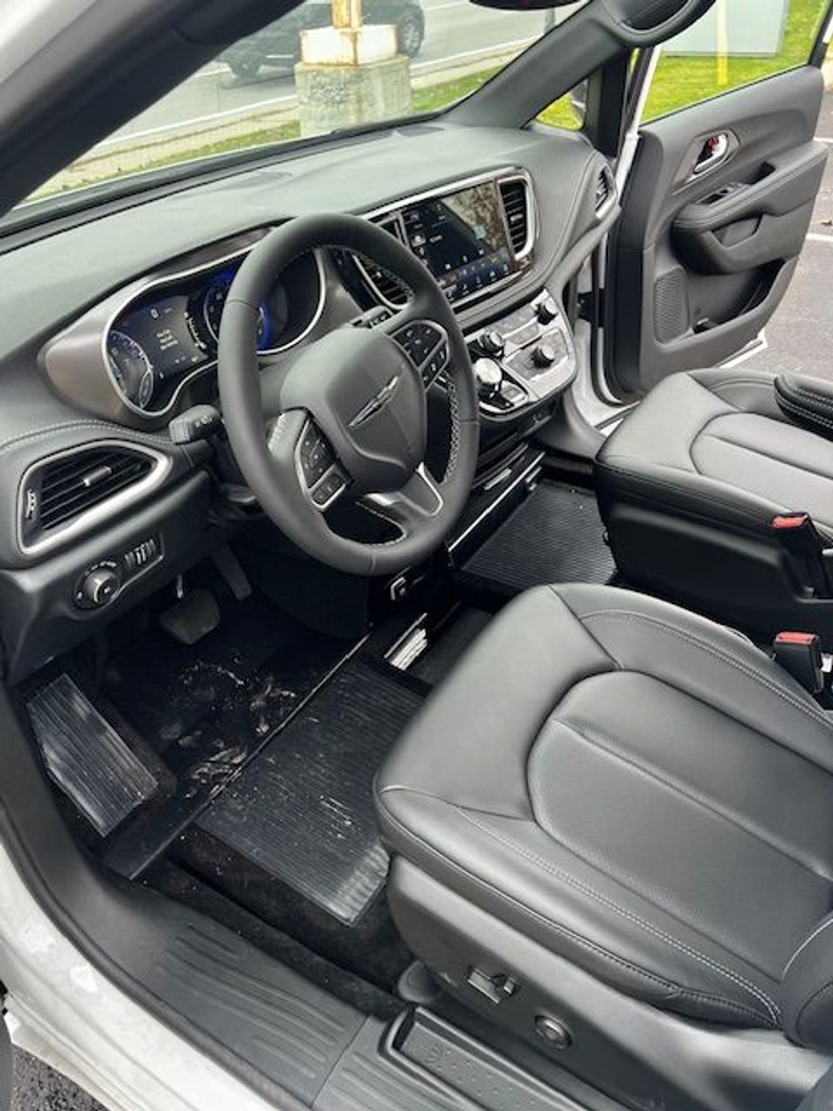 2026 CHRYSLER PACIFICA - Image 10