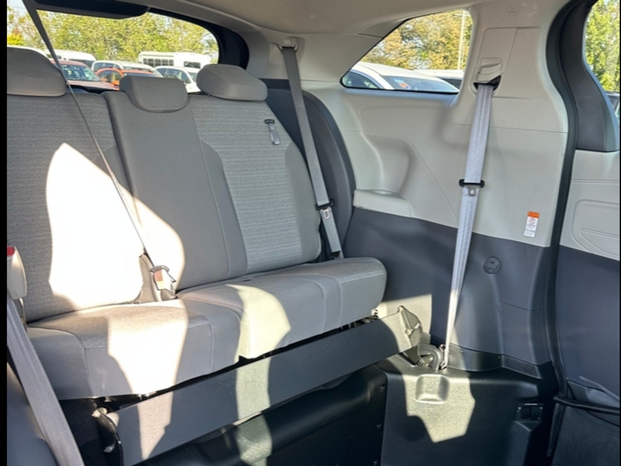 Used 2021 Toyota Sienna Hybrid LE - BraunAbility Side Entry Entry Fold Out Automatic Ramp