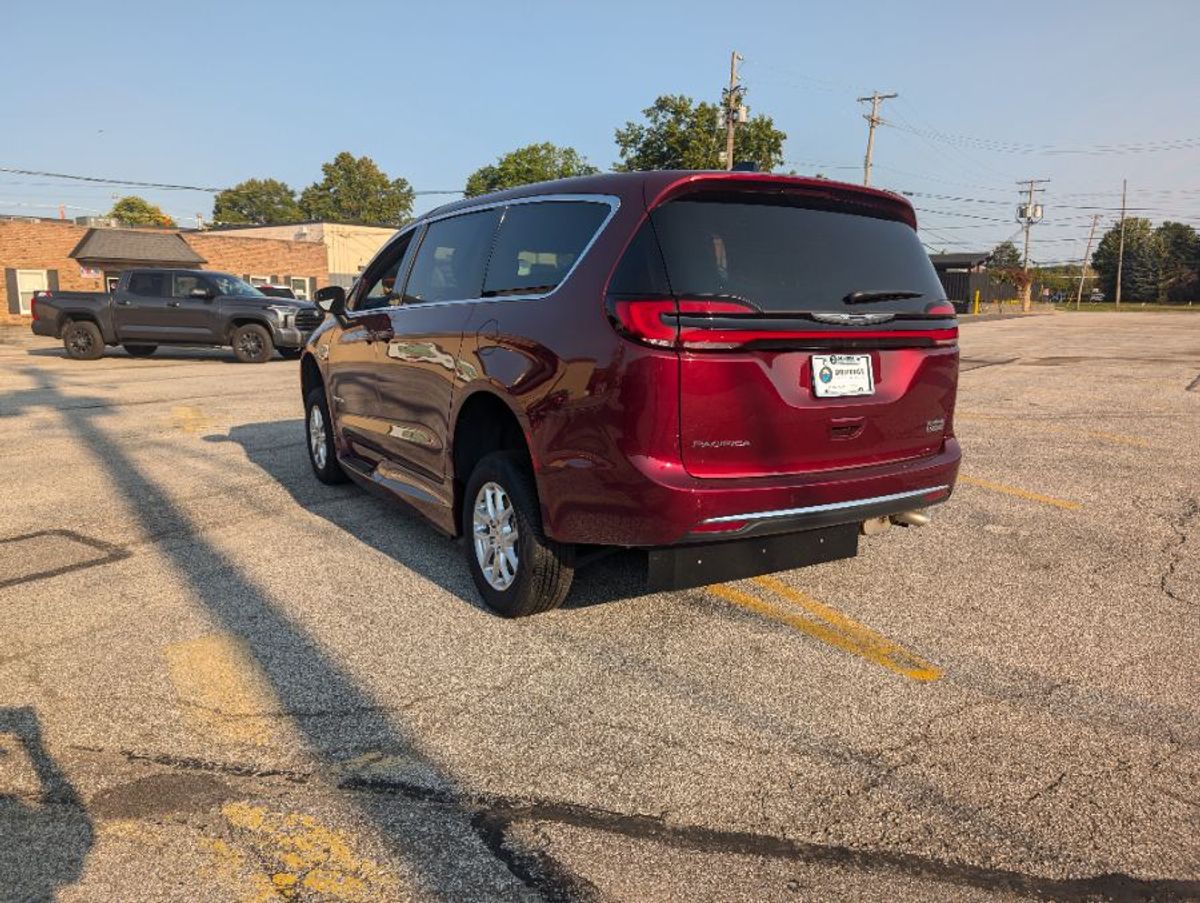 2023 CHRYSLER PACIFICA - Image 16