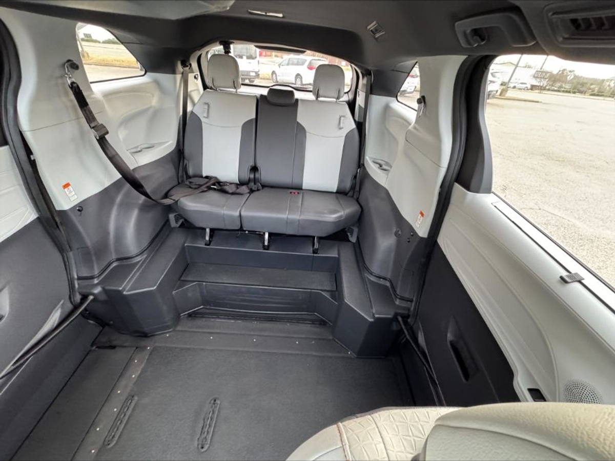 2021 TOYOTA SIENNA - Image 2