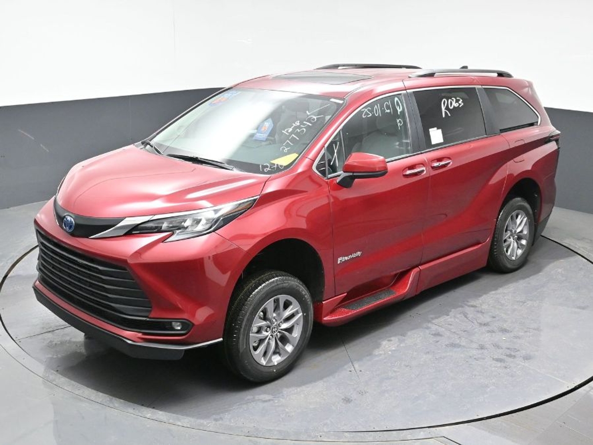 2025 TOYOTA SIENNA - Image 24