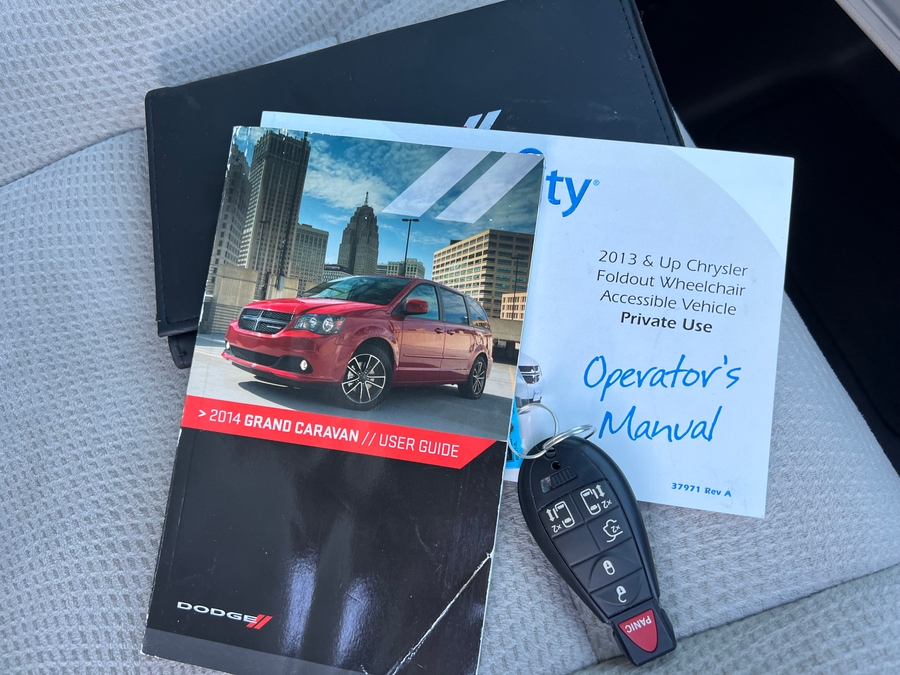 Used 2014 Dodge Grand Caravan SXT - BraunAbility Side Entry Entry Fold Out Automatic Ramp