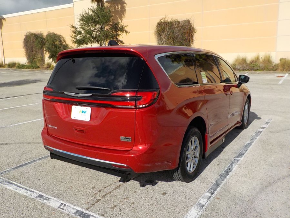 Red Chrysler Pacifica image number 7