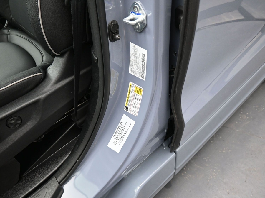 New 2026 Honda Odyssey Touring - BraunAbility Side Entry In Floor Automatic Ramp