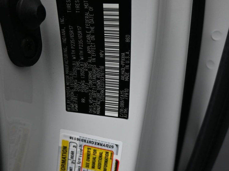 New 2026 Toyota Sienna Hybrid XLE Base - BraunAbility Side Entry Fold Out Automatic Ramp