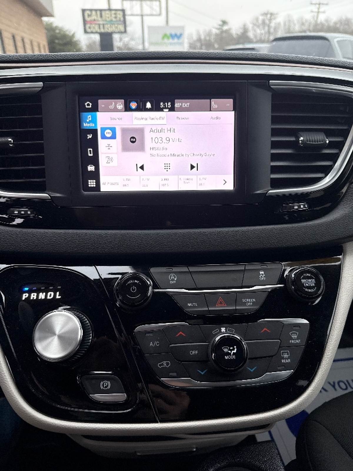 2023 CHRYSLER VOYAGER - Image 3