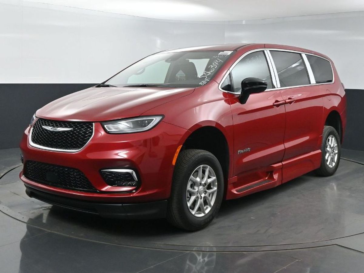 2025 CHRYSLER PACIFICA - Image 4