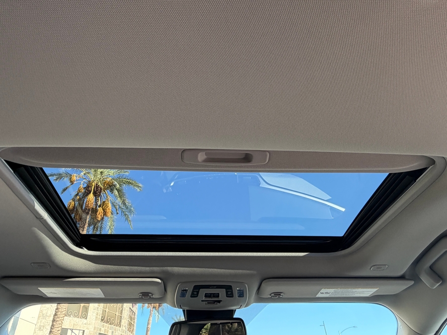 Used 2026 Toyota Sienna Hybrid XLE - BraunAbility Side Entry In Floor Automatic Ramp