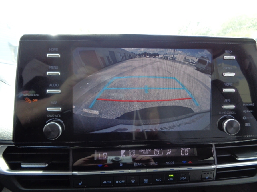 Used 2024 Toyota Sienna Hybrid XLE - BraunAbility Side Entry Fold Out Automatic Ramp