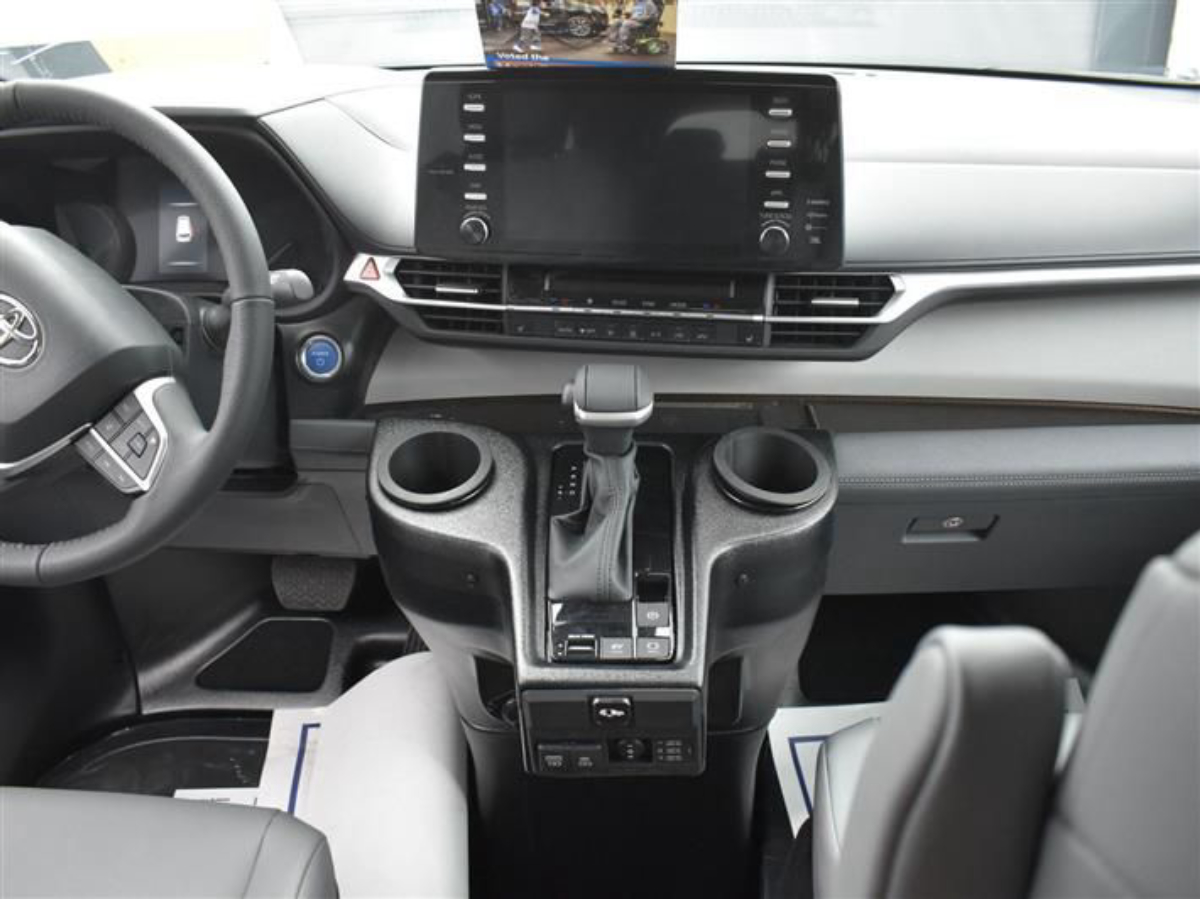 2023 TOYOTA SIENNA - Image 12