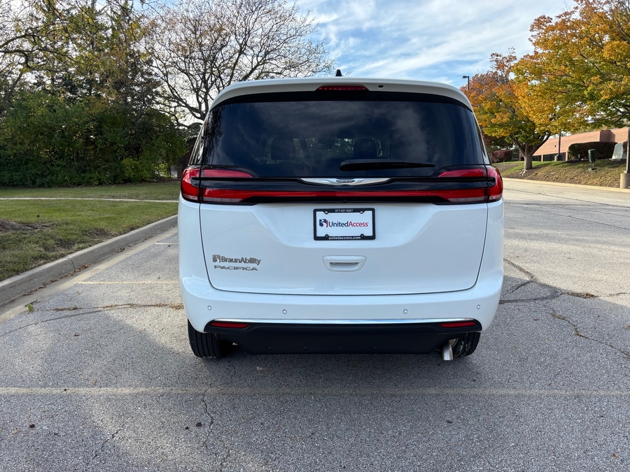 Used 2024 Chrysler Pacifica Touring L - BraunAbility Side Entry Entry In Floor Automatic Ramp
