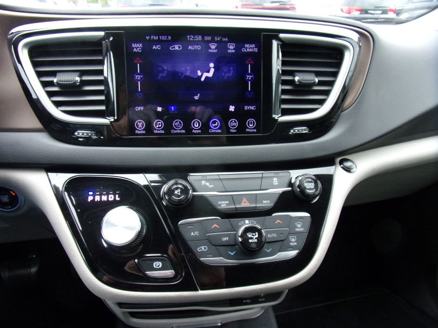 Grey Chrysler Pacifica image number 11