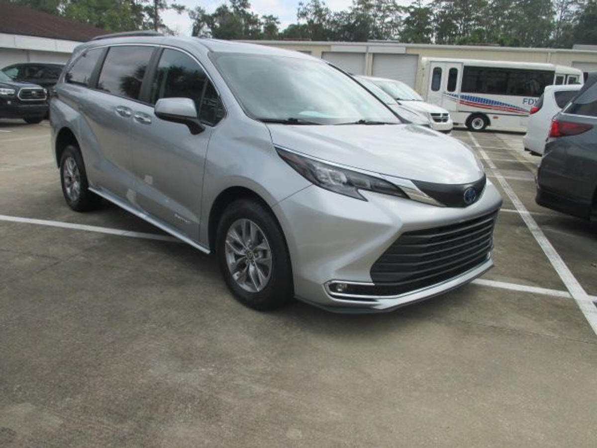 2024 TOYOTA SIENNA - Image 4
