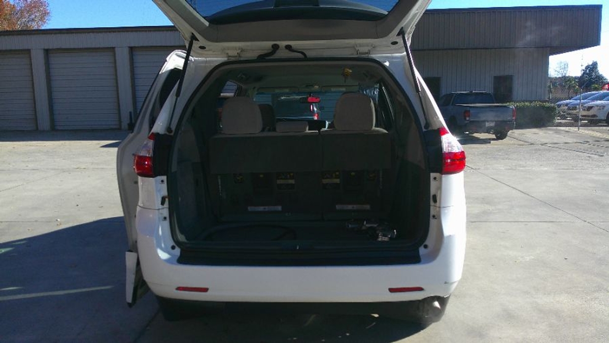 2017 TOYOTA SIENNA - Image 18