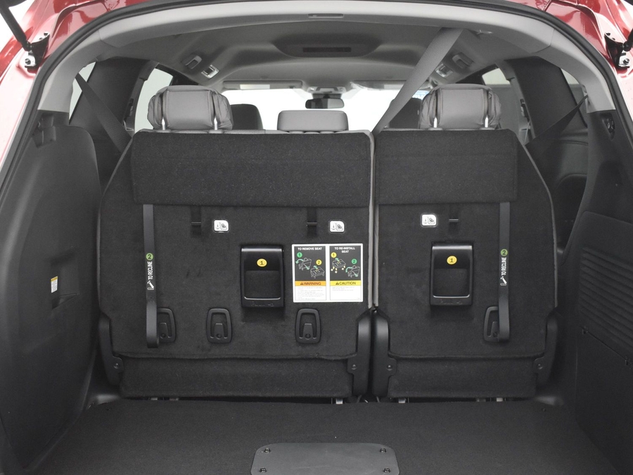 New 2025 Toyota Sienna Hybrid LE - BraunAbility Side Entry Entry Fold Out Automatic Ramp