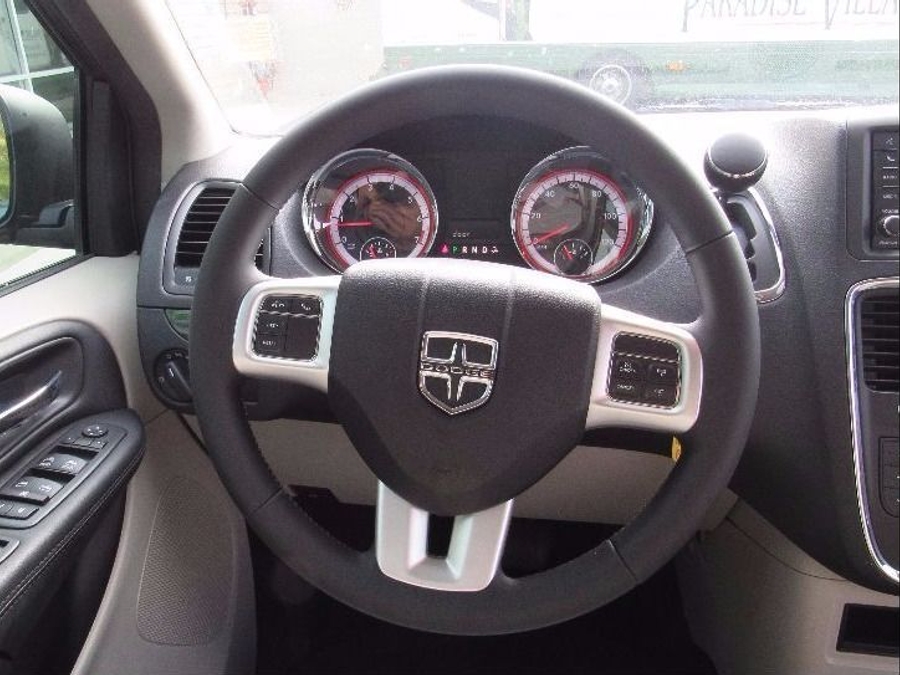 Grey Dodge Grand Caravan image number 7