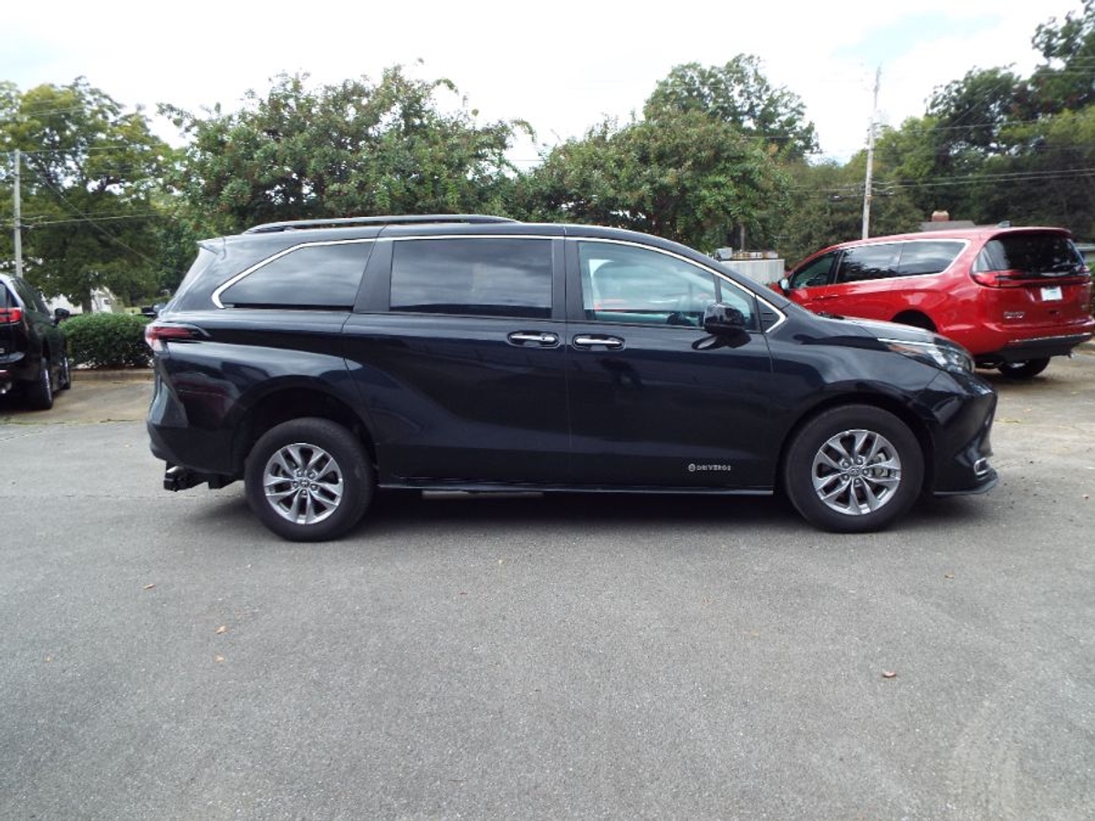 2024 TOYOTA SIENNA - Image 5