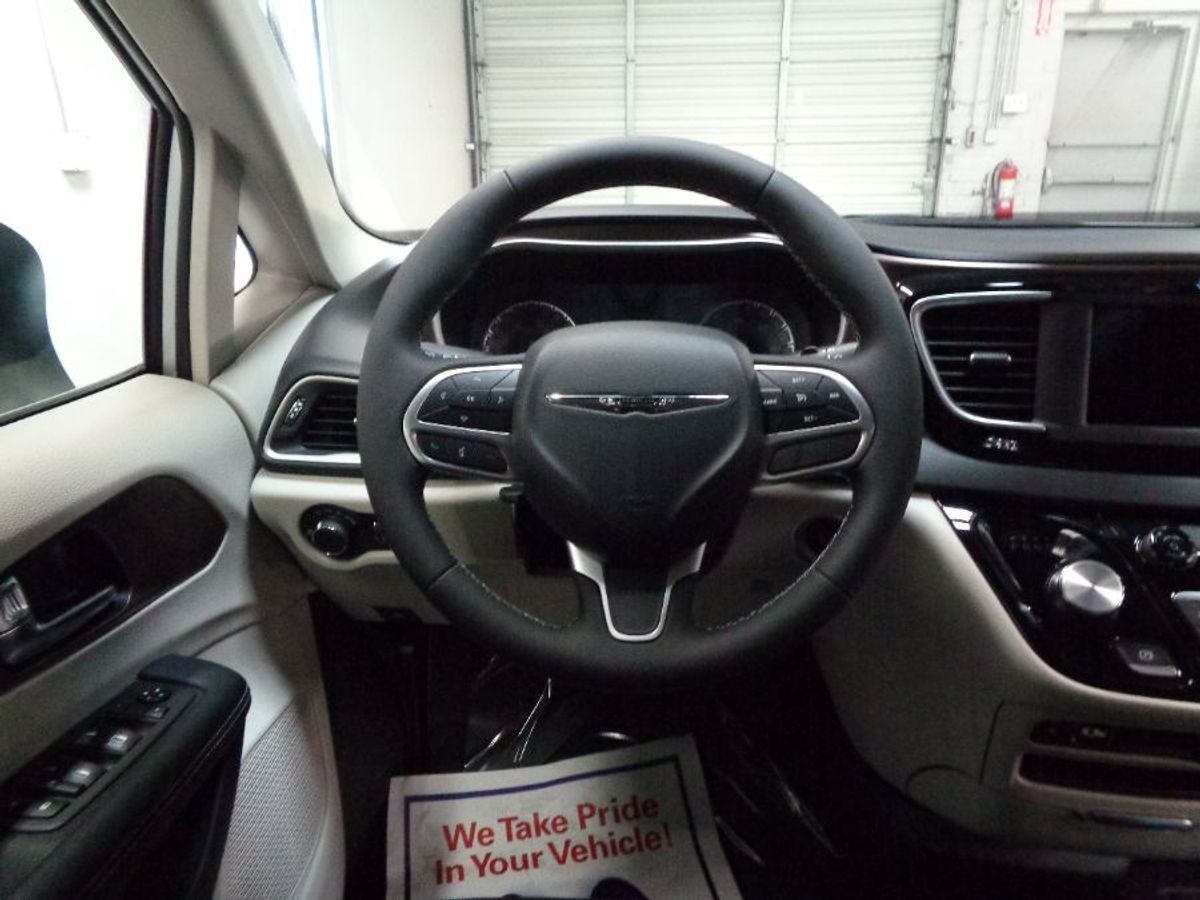 2023 CHRYSLER VOYAGER - Image 11