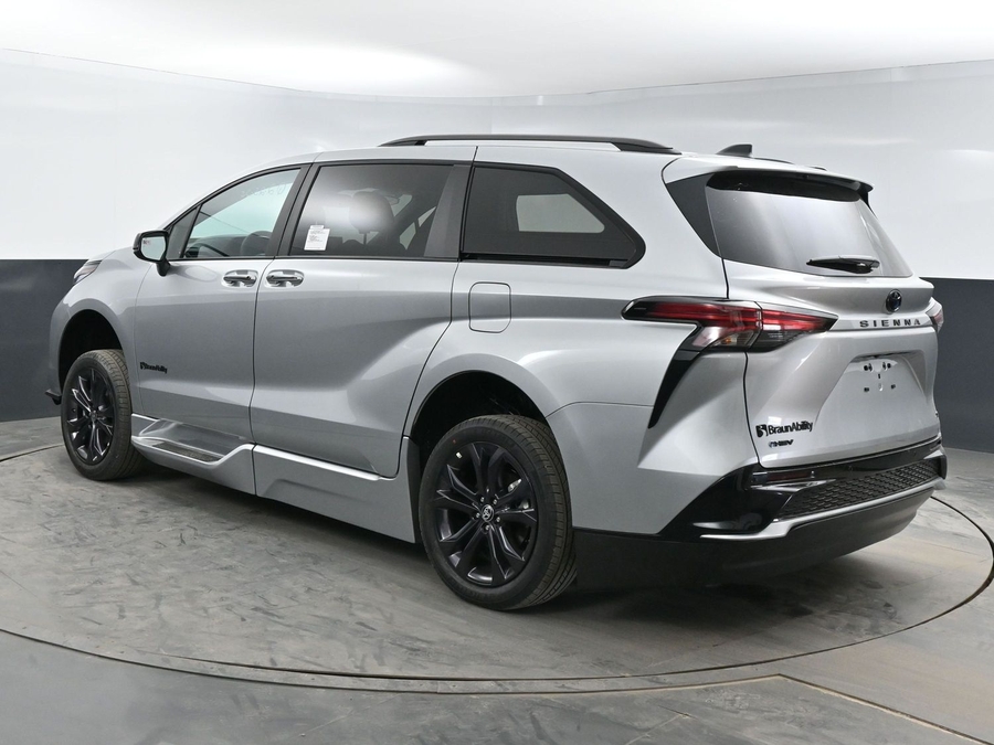 New 2025 Toyota Sienna Hybrid XSE Sport - BraunAbility Side Entry Entry In Floor Automatic Ramp