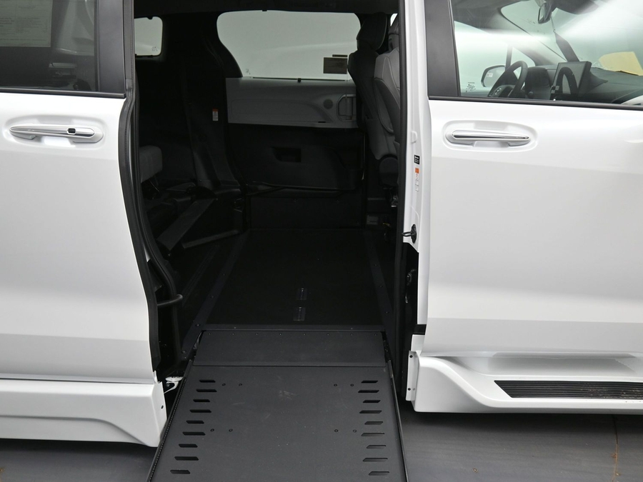 White Toyota Sienna image number 10