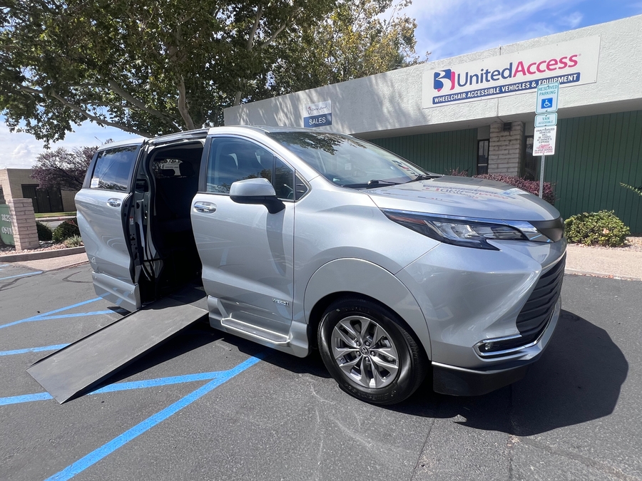 Used 2021 Toyota Sienna Hybrid XLE - VMI Side Entry In Floor Automatic Ramp