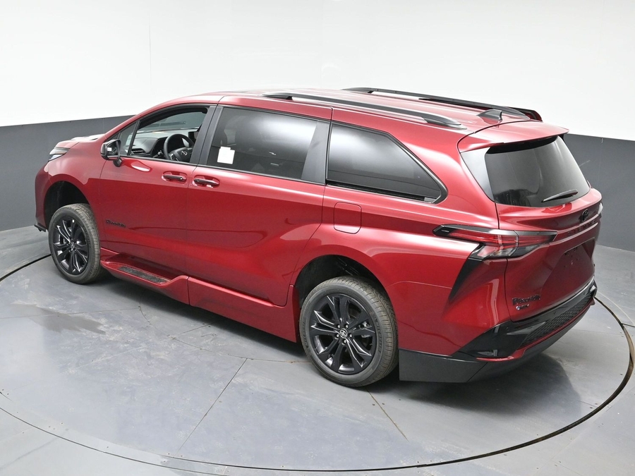 New 2026 Toyota Sienna Hybrid XSE Sport - BraunAbility Side Entry Entry Fold Out Automatic Ramp