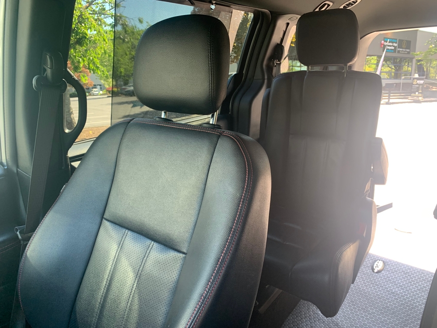 Used 2019 Dodge Grand Caravan GT - International Mobility Rear Entry Entry Fold Out Manual Ramp