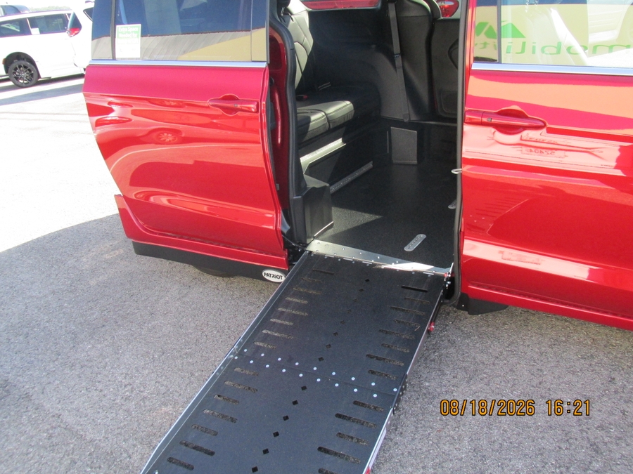 Red Chrysler Pacifica image number 14