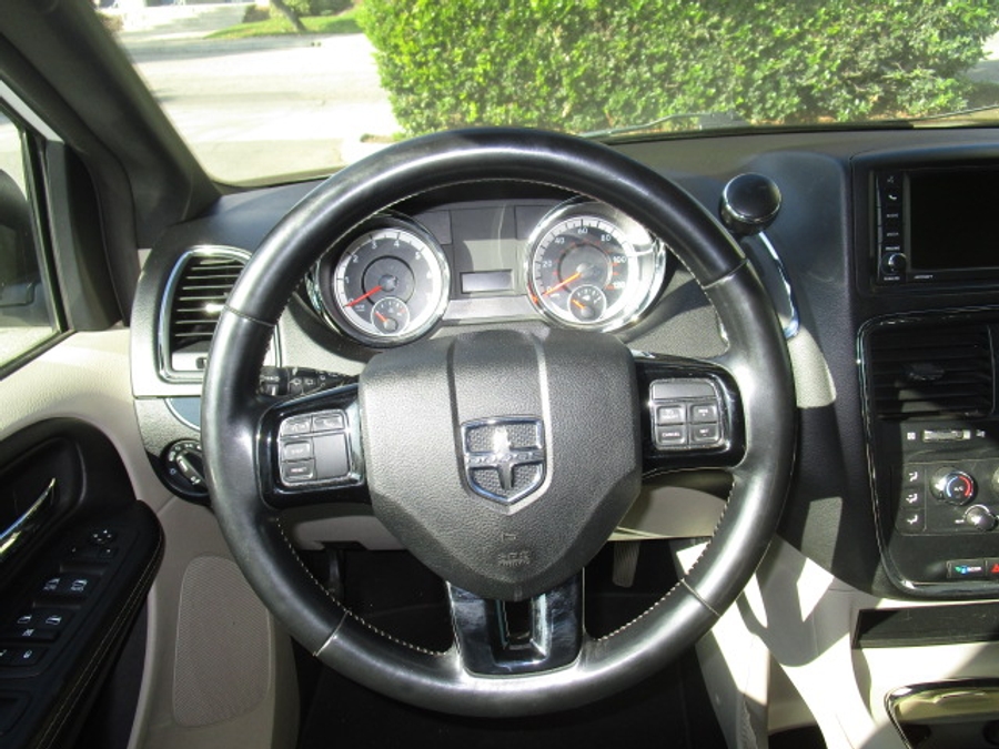 Used 2019 Dodge Grand Caravan SXT - OTH Rear Entry Entry Fold Out Manual Ramp