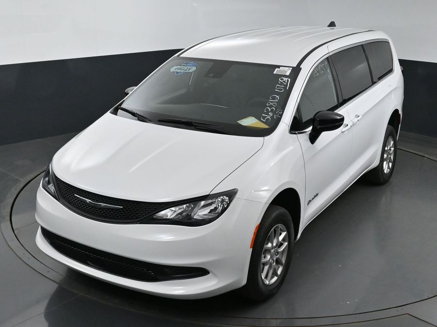 New 2025 Toyota Sienna Hybrid LE - BraunAbility Commercial Rear Entry Entry Fold Out Manual Ramp