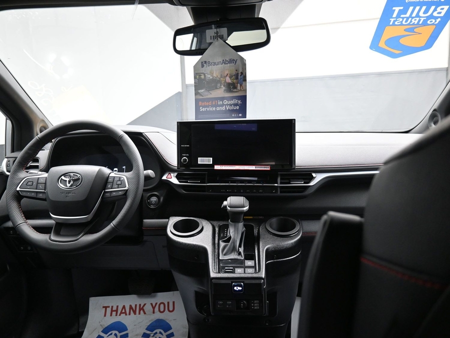 New 2025 Toyota Sienna Hybrid XSE Sport - BraunAbility Side Entry Entry Fold Out Automatic Ramp