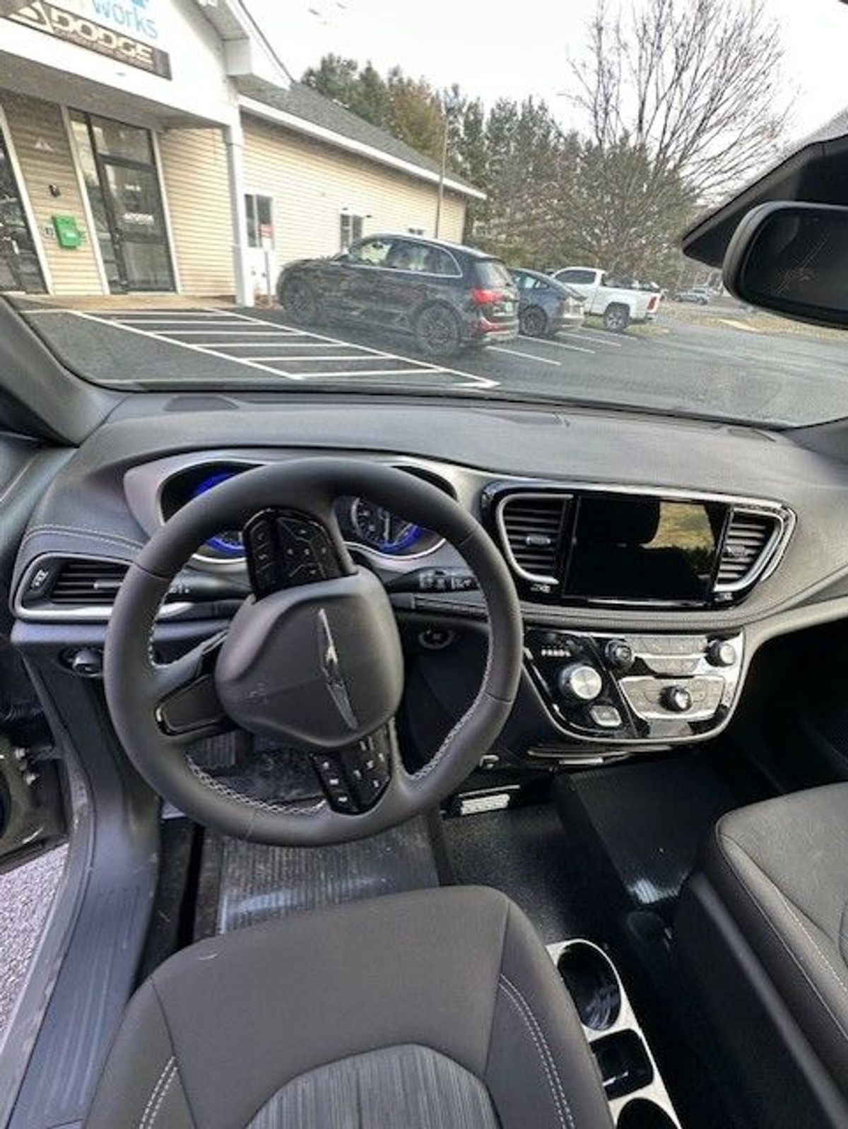 2024 CHRYSLER PACIFICA - Image 12