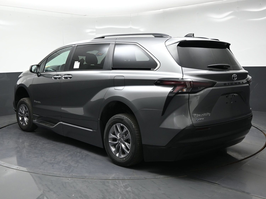 New 2026 Toyota Sienna Hybrid XLE Add - BraunAbility Side Entry Fold Out Automatic Ramp