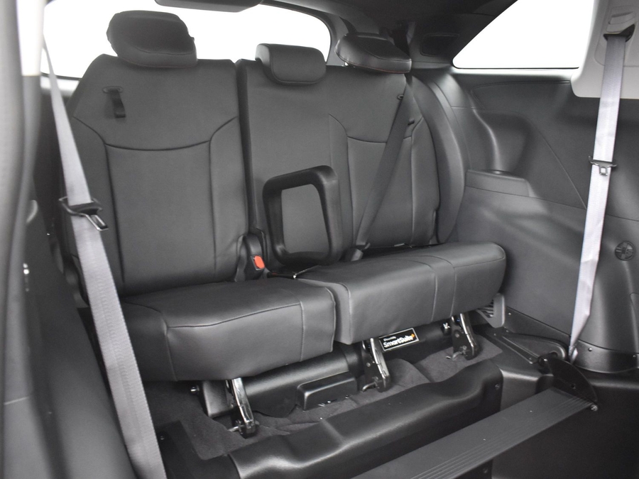 New 2025 Toyota Sienna Hybrid LE - BraunAbility Side Entry Entry Fold Out Automatic Ramp