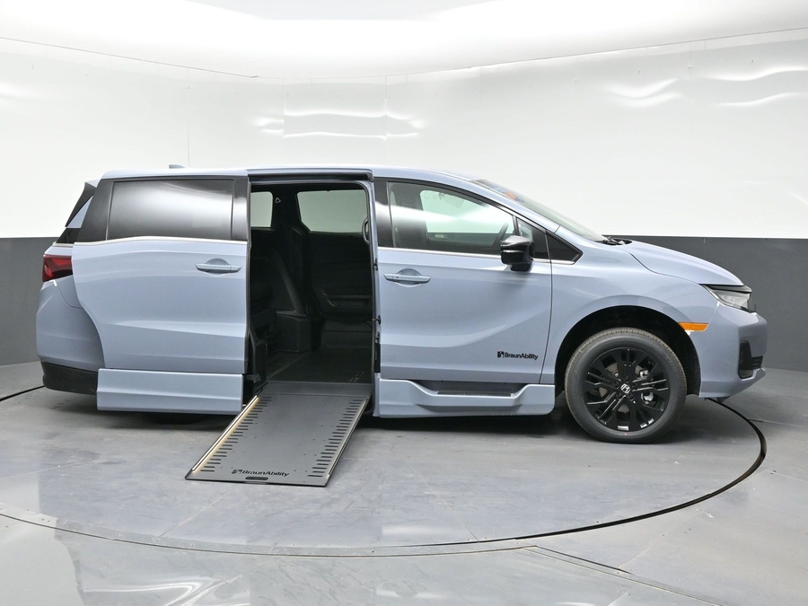 New 2026 Honda Odyssey Sport - BraunAbility Side Entry In Floor Automatic Ramp