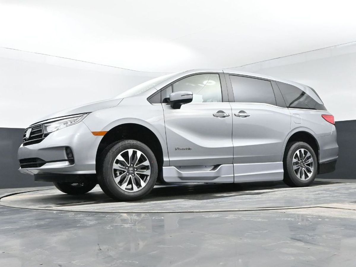 2024 Honda Odyssey EX-L - Photo 20