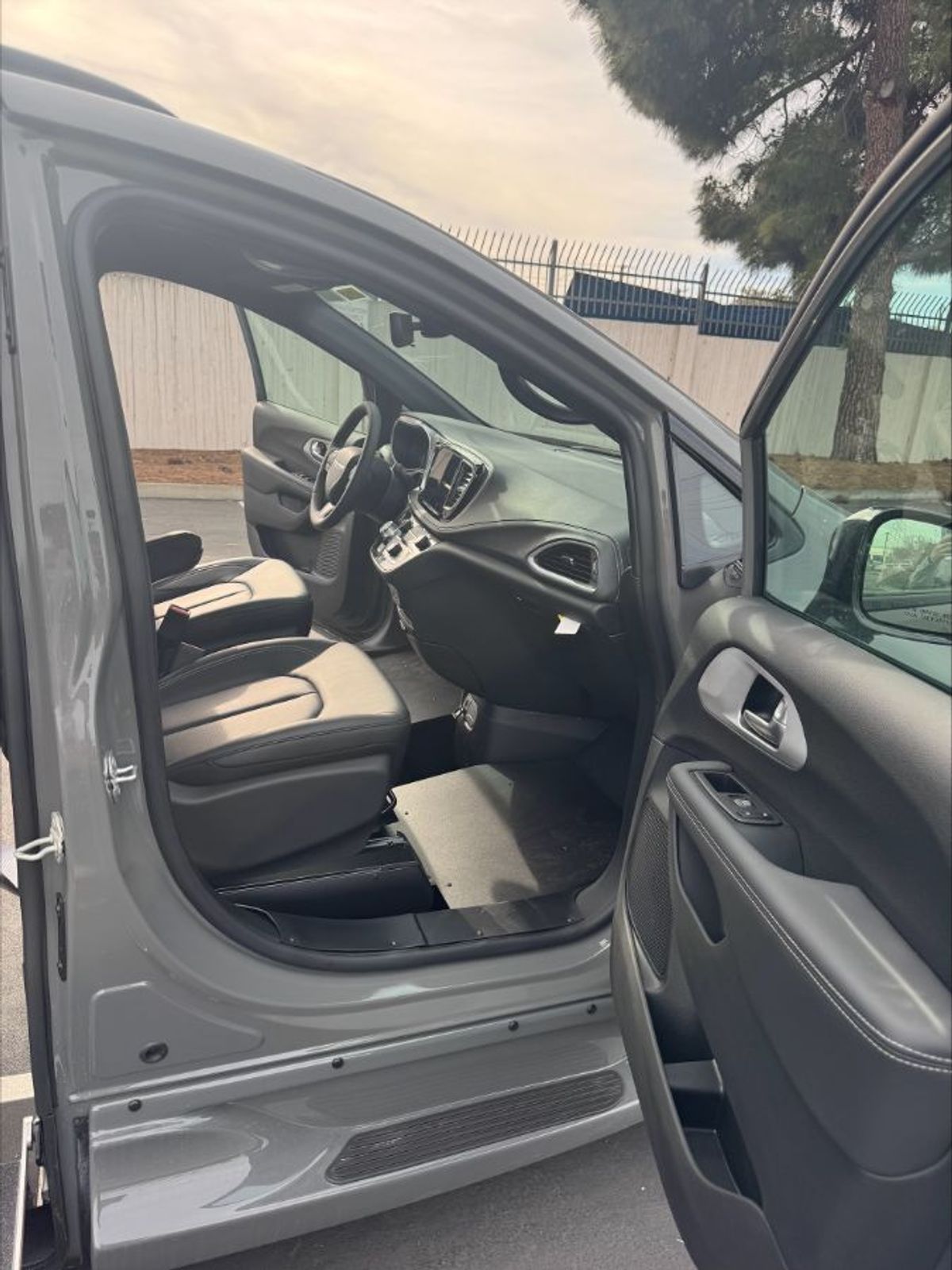 2024 CHRYSLER PACIFICA - Image 9