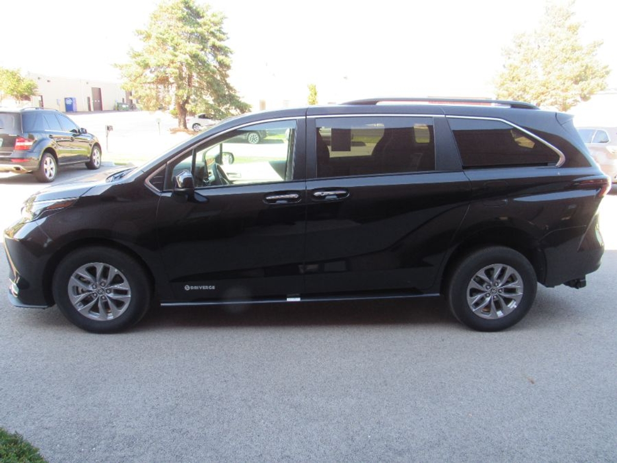 2024 TOYOTA SIENNA - Image 19
