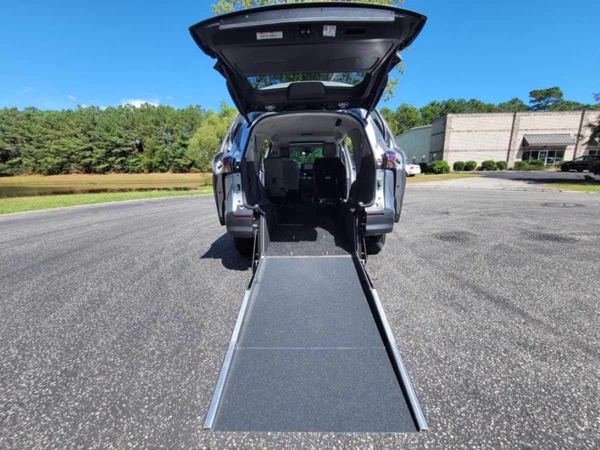 2024 TOYOTA SIENNA - Image 1