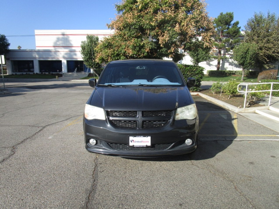 Used 2012 Dodge Grand Caravan RT - BraunAbility Side Entry Entry Fold Out Automatic Ramp