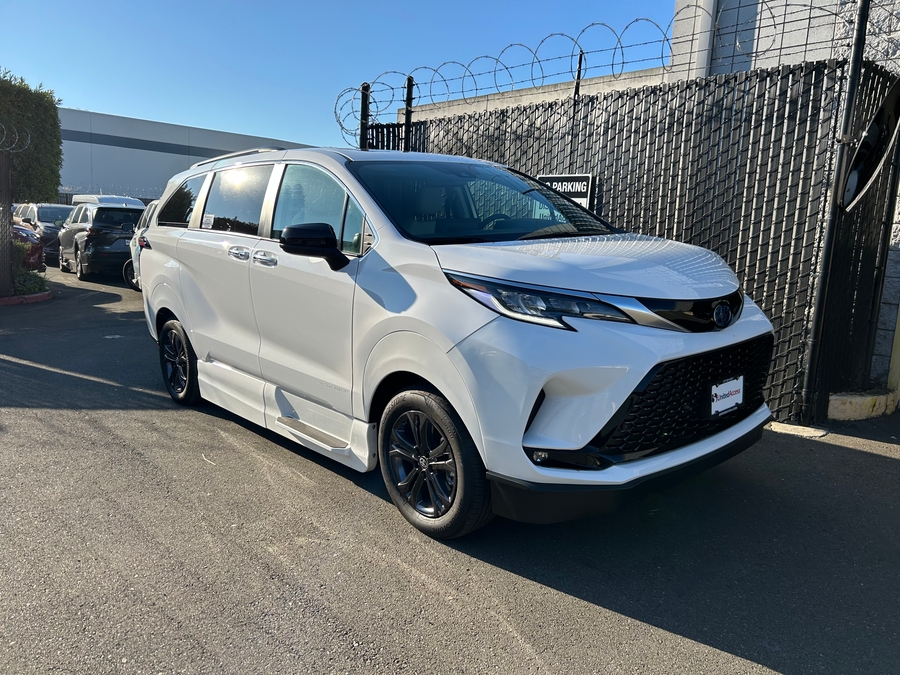 Used 2024 Toyota Sienna Hybrid XSE - VMI Side Entry Entry In Floor Automatic Ramp